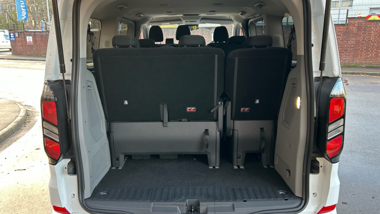 Ford Tourneo Custom 320 L1 Diesel Fwd 2.0 EcoBlue 136ps H1 Titanium 8 seater Auto